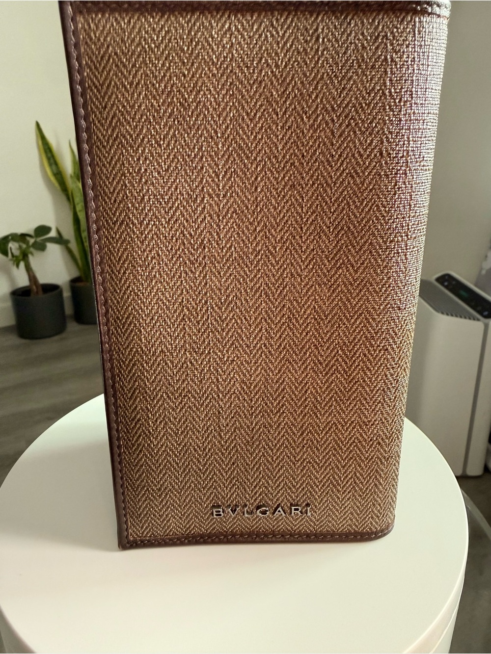 Pre-owned Bulgari Men’s Tan Textured Leather Wallet